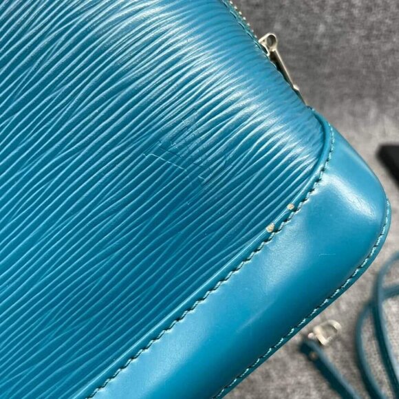 100% Authentic Louis Vuitton Alma Epi Leather Satchel Bag 480-081024 - Picture 5 of 16